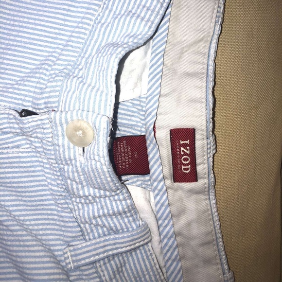 Izod Seersucker Shorts - Picture 2 of 3